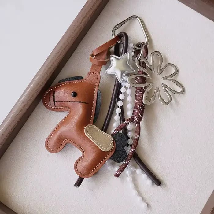 Porte-clés en cuir PU avec pendentif nœud en peluche et corde tressée, accessoire de suspension pour