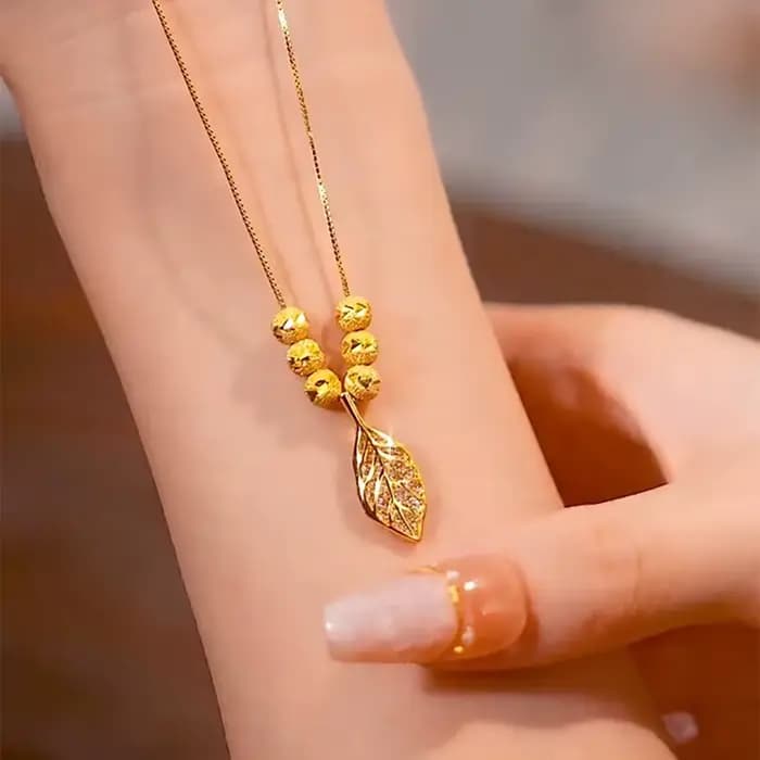 Nouveau collier pour femme couleur or 18 carats avec pendentif feuille micro-pavé en zircon, chaîne 