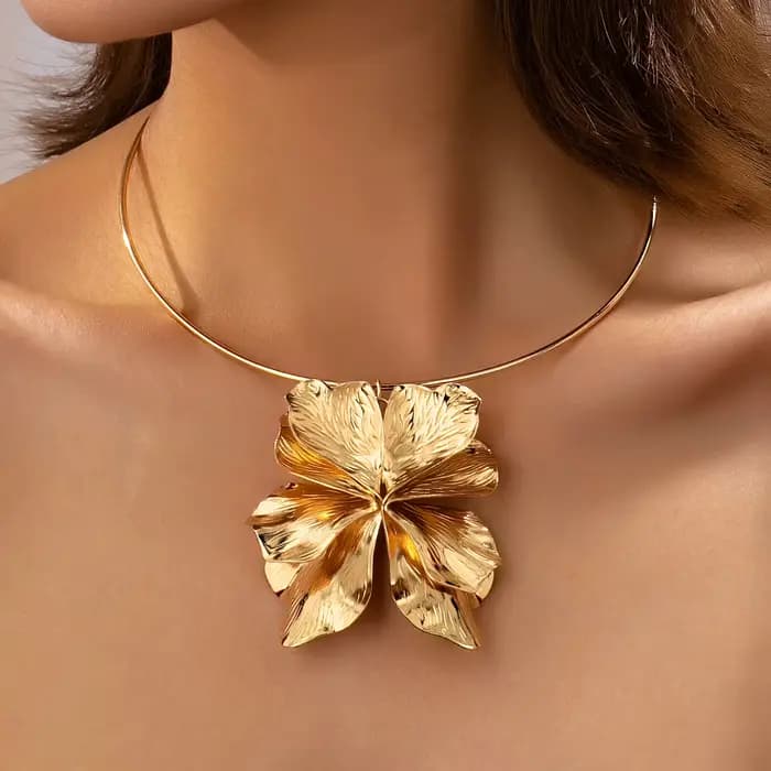 Tour de cou pour femmes, tour de cou Simple à fleurs exagérées en trois dimensions, adapté à un usag