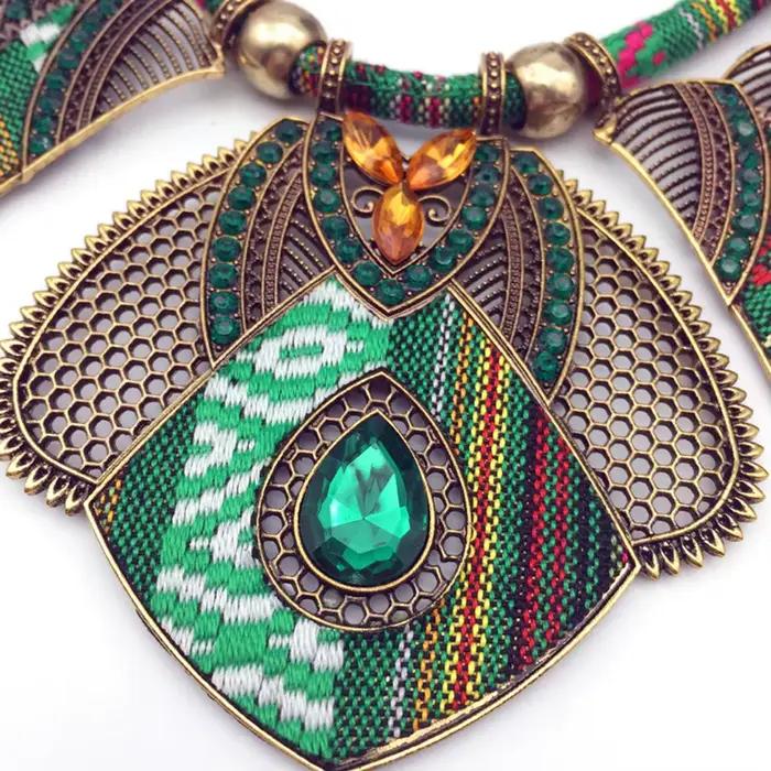Collier bohème tendance, perles vertes multicolores, collier bib ethnique fait à la main, collier ra
