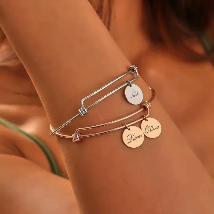 Bracelets réglables personnalisés en acier inoxydable pour femmes, disque gravé de 1 à 6 noms, cadea