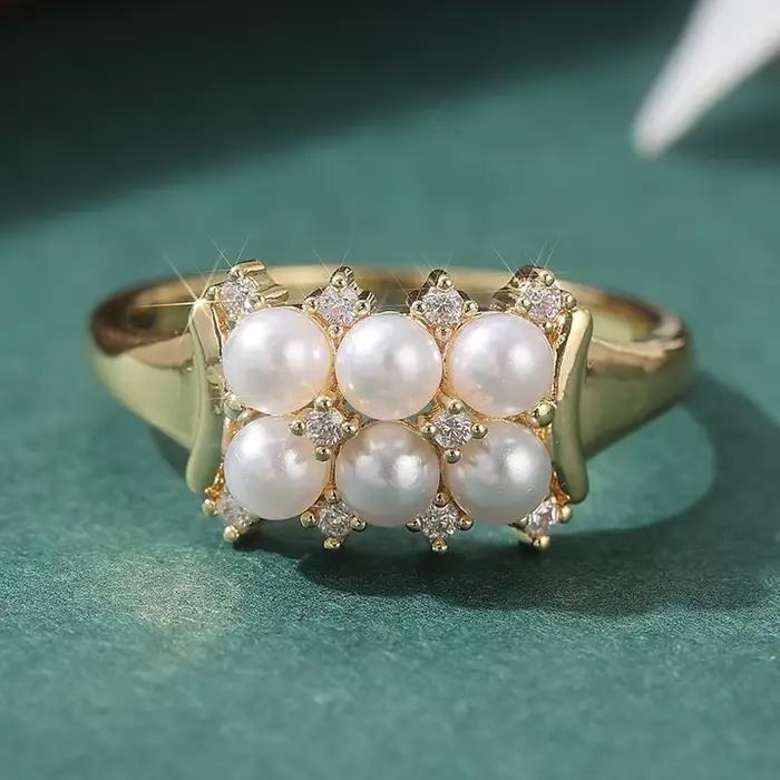 Bague classique pour femme avec imitation de perles incrustées, couleur or élégante, géométrique, pour tous les jours, bijoux de fête, cadeau d'anniversaire