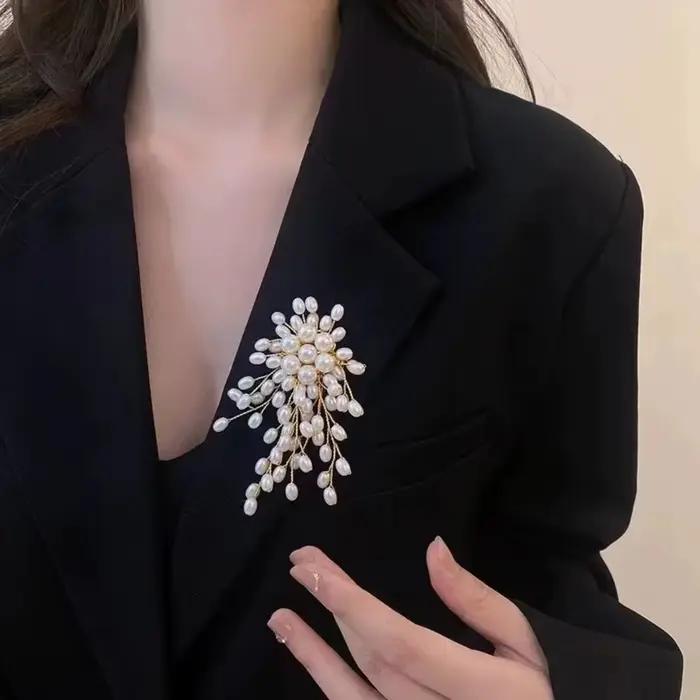 Broche de perles d'imitation tissées à la mode, accessoire pour réunions d'affaires et fêtes, bijoux de mariage élégants, nouveau