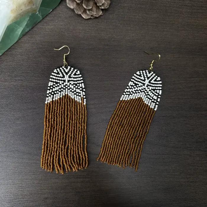 Boucles d'oreilles pendantes pour femmes Inspiration Design, perles de rocaille avec longues franges, crochets d'oreilles en acier inoxydable, accessoires