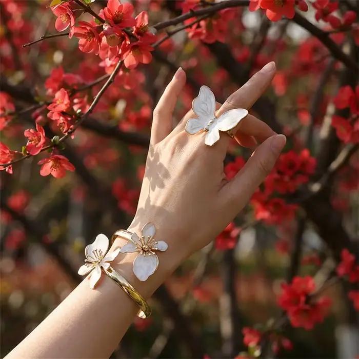 Bracelet manchette bohème chic 3D floral pour femme, jonc ouvert épais couleur or, réglable, bijoux d'été pour la plage