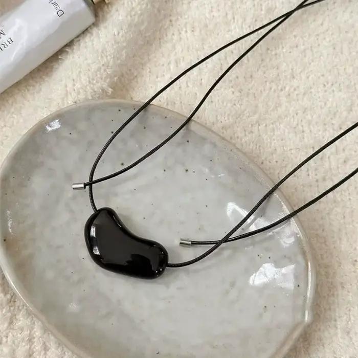 Nouveau Collier Cœur en Résine avec Chaîne Réglable, Chaîne de Pull de Luxe, Cordon en Cuir, Collier Tendance Rétractable pour Femme