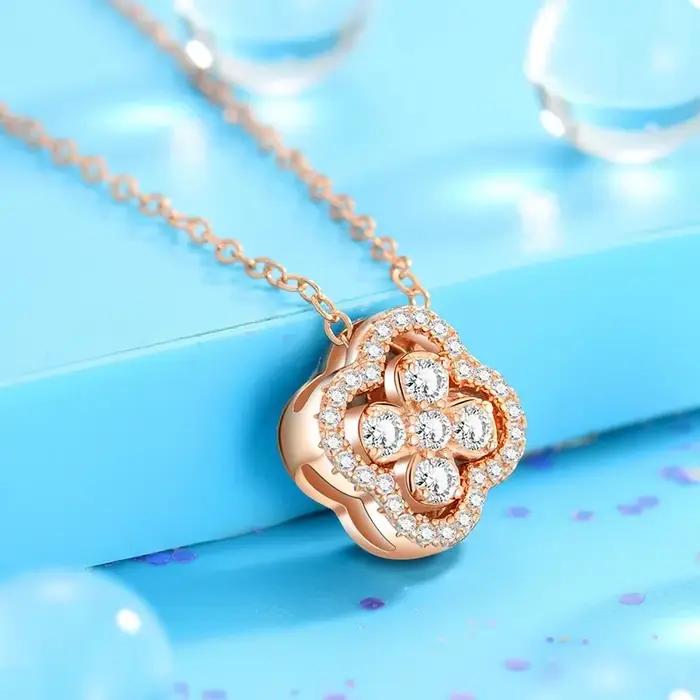 Collier avec pendentif trèfles viraux classiques plaqués or 18 carats 2 en 1 Convertible pour femmes, bijoux en acier titane, accessoires cadeaux