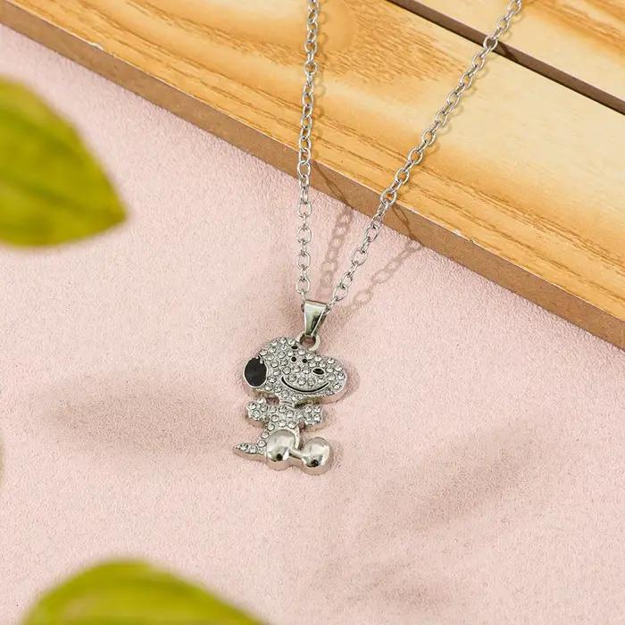 Collier Snoopy en strass, pendentif tendance pour la Saint-Valentin, accessoires de bijoux, cadeau