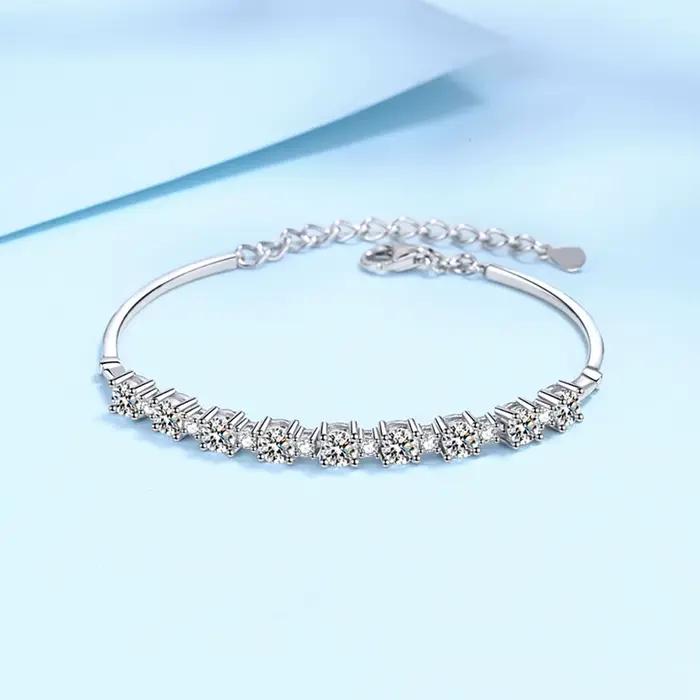 Bracelet Serenity 2,7 ct à 9 pierres entièrement en moissanite pour femme, cadeau en argent sterling 925, chaîne de main scintillante en diamant de laboratoire, bijoux fins