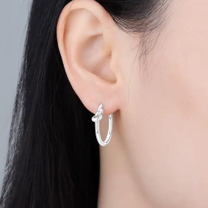 MISEFF Boucles d'oreilles en argent sterling S925, boucles d'oreilles à nœud simple, bijoux de mode polyvalents, cadeau pour la fête des mères