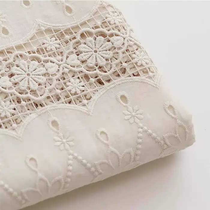 Tissu brodé en pur coton ajouré