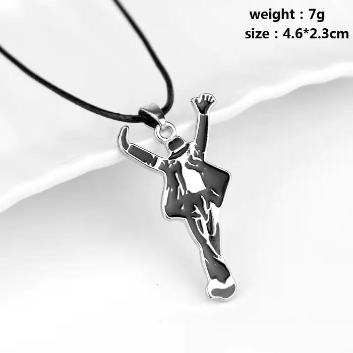 Collier Michael Jackson BAD, Pendentif MJ Classique Rock Roll Intemporel, Bijou Punk Tendance, Cadeau pour Hommes et Femmes