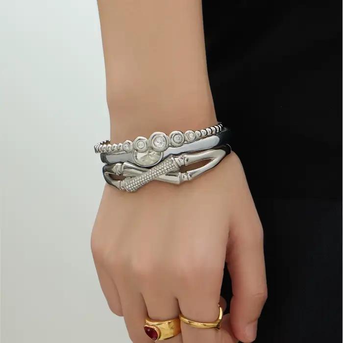 Bracelets à boucle Bracelets en acier inoxydable plaqué or 18 carats Bracelet brillant Zircon ouvrable Bracelets Bracelets pour femme
