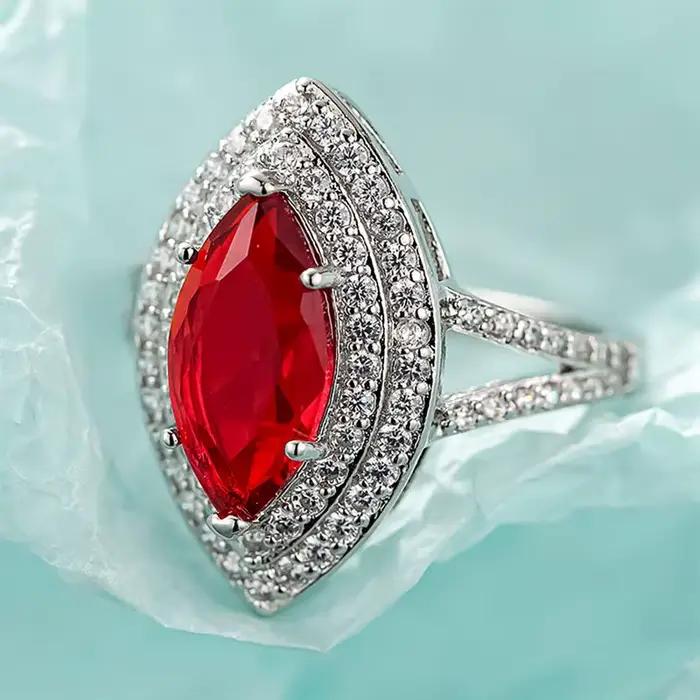 Huitan – bague couleur argent pour femmes, magnifique, incrustée de CZ rouge vif, accessoires de mode, bijoux fantaisie pour fête de mariage