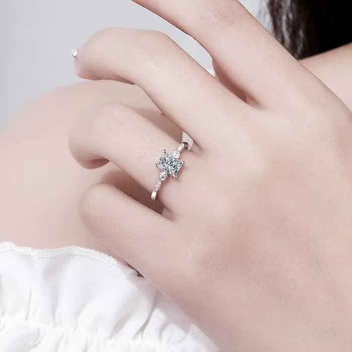 Bague en Moissanite group pour Femme, Rectangle 1 Carat, Diamant en Forme de Coupe ReGYCut, Bijoux en Platine Plaqué Argent Sterling 925