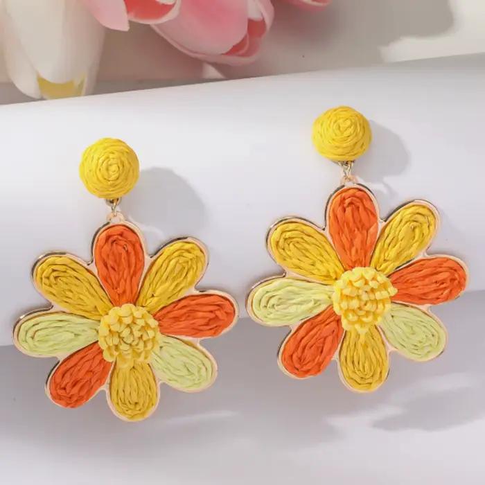 Boucles d'oreilles en rotin tricotées à la main d'inspiration bohème multicolores pour femmes occasions spéciales et vacances