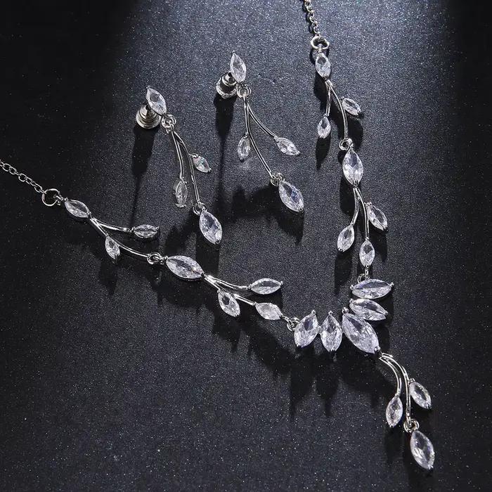 SUGO – ensemble de boucles d'oreilles et colliers en zircone blanche brillante, nouveau Design de branche, tendance pour femmes, accessoires de bijoux de fête privée