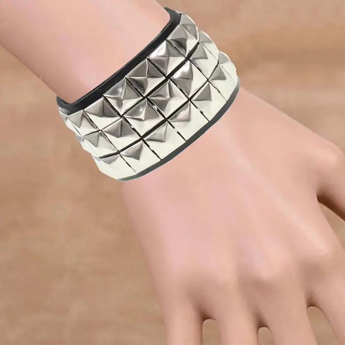 Bracelets en cuir Vintage de Style Punk pour hommes et femmes, Style Rock gothique, clous carrés, Bracelets de boîte de nuit