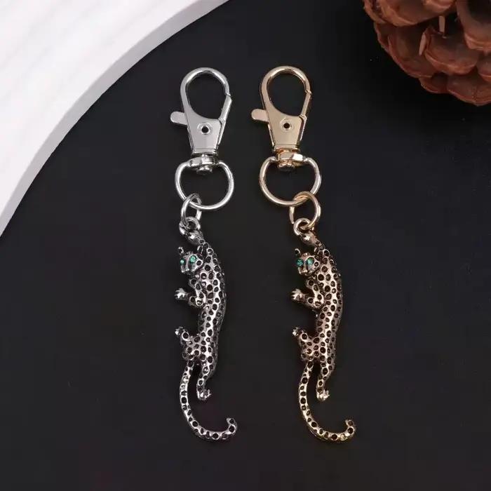 Porte-clés pendentif panthère Animal pour femmes, sac à main, breloques de voiture pour hommes, ornements, bijoux à la mode, cadeaux