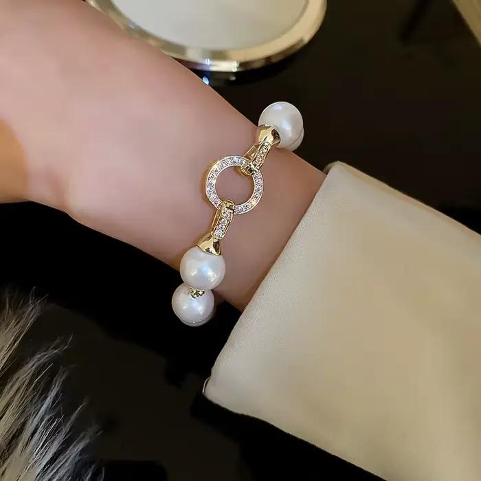 Nouveauté 2026 – Bracelet élégant en zircon et perles, style rétro et luxueux, pour femme – Bijou tendance en cristal, idéal pour les fêtes et cadeaux
