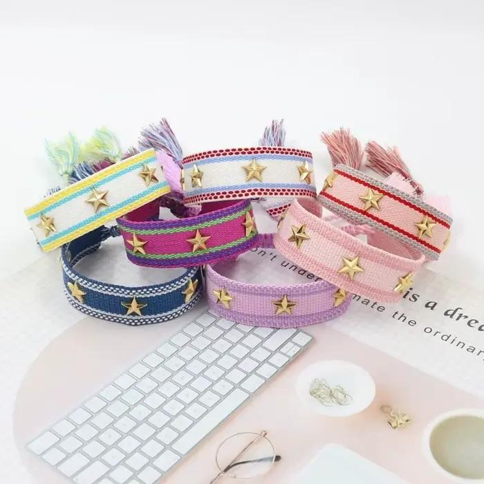 Bracelets Bohèmes Tissés à la Main avec Pompons, Rivets Étoiles, Bracelets Ajustables pour l'Amitié, Bijoux pour Femmes