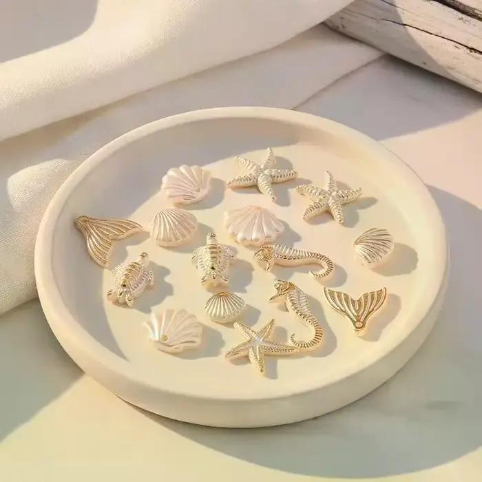 30 bracelets de perles de la série Marine, accessoires inspirés de l'océan avec coquillages en résine, conques, hippocampes, idéaux pour les sorties à la plage