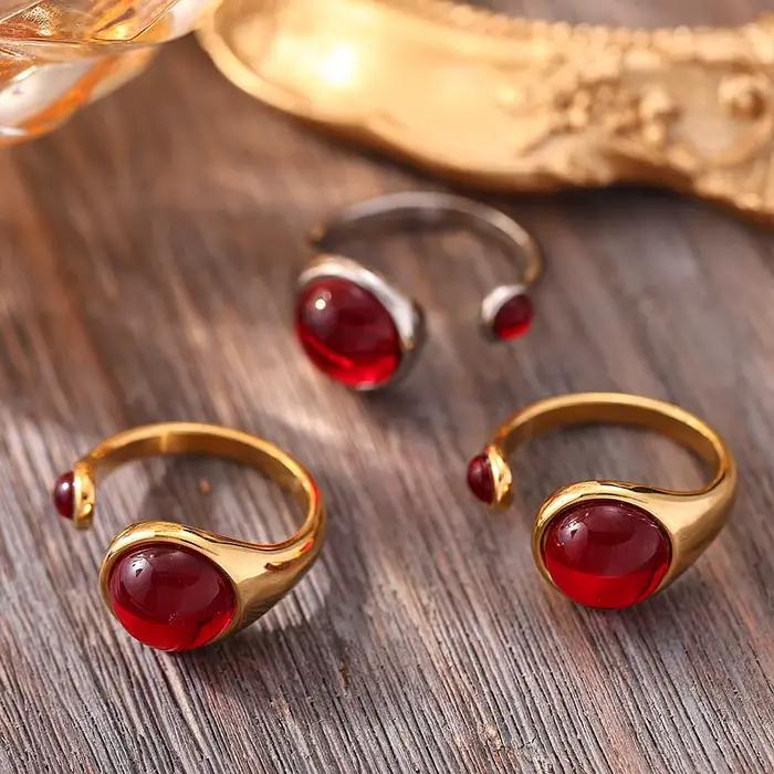 Bagues rondes en acier inoxydable plaqué or grenat rouge pour femme, breloque étanche, cadeau de bijoux de luxe, vente en gros