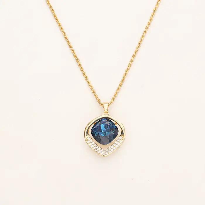 Collier en zircon bleu géométrique, design de niche haut de gamme, élégant et raffiné, chaîne de pull polyvalente