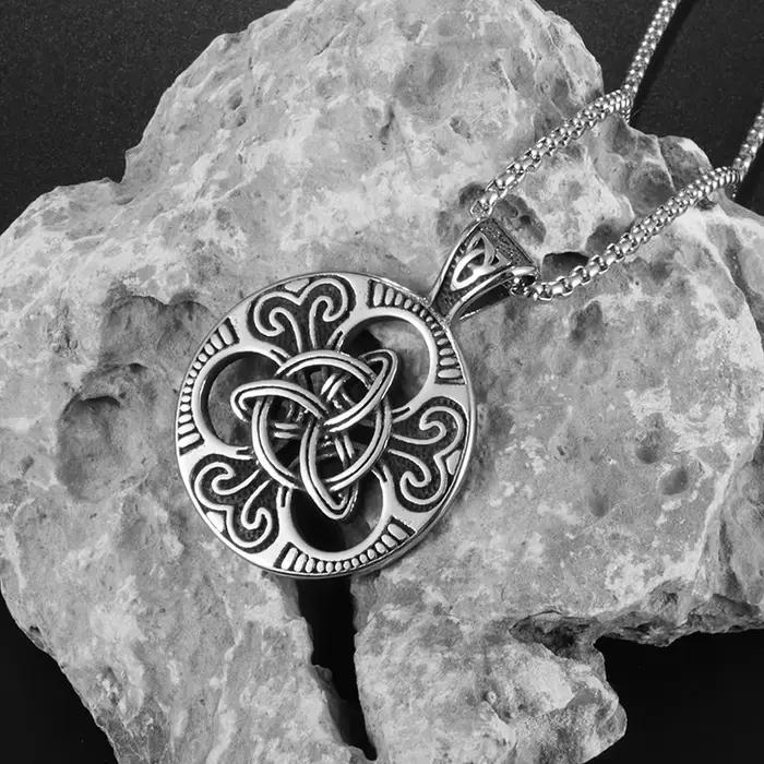 Collier rond à nœud celtique pour hommes, bijoux, amulette à Rune nordique, pull à la mode, cadeau