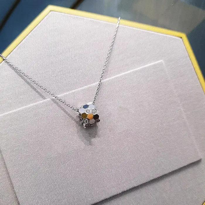S 925 argent sterling diamant clouté or 18 carats premium CNC série nid d'abeille charmant collier pour femme. Abeille mon amour