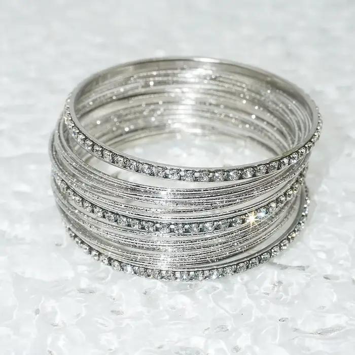 Bracelet tendance pour femme, deux couleurs au choix, sensation haut de gamme, idéal pour le quotidien, petite série, design unique, accessoires de bijouterie