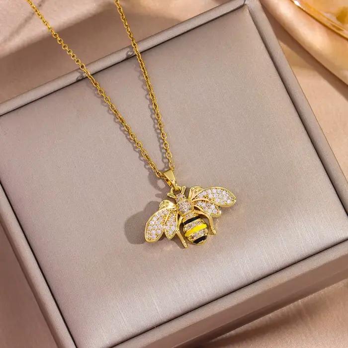 Colliers de luxe avec pendentif abeille en cristal de Zircon plaqué or 18 carats pour femmes, nouvelle mode féminine, chaîne de cou en acier inoxydable, bijoux