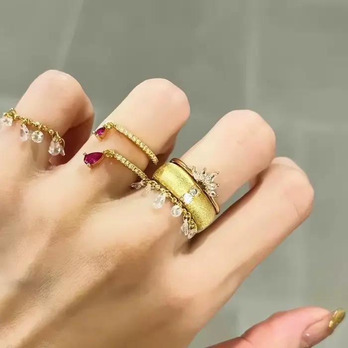 Bague double couche en diamant incrusté, motif goutte d'eau étincelante, avec pampille et entièrement sertie de diamants, pour femme, style INS, luxe minimaliste haut de gamme, ouverte