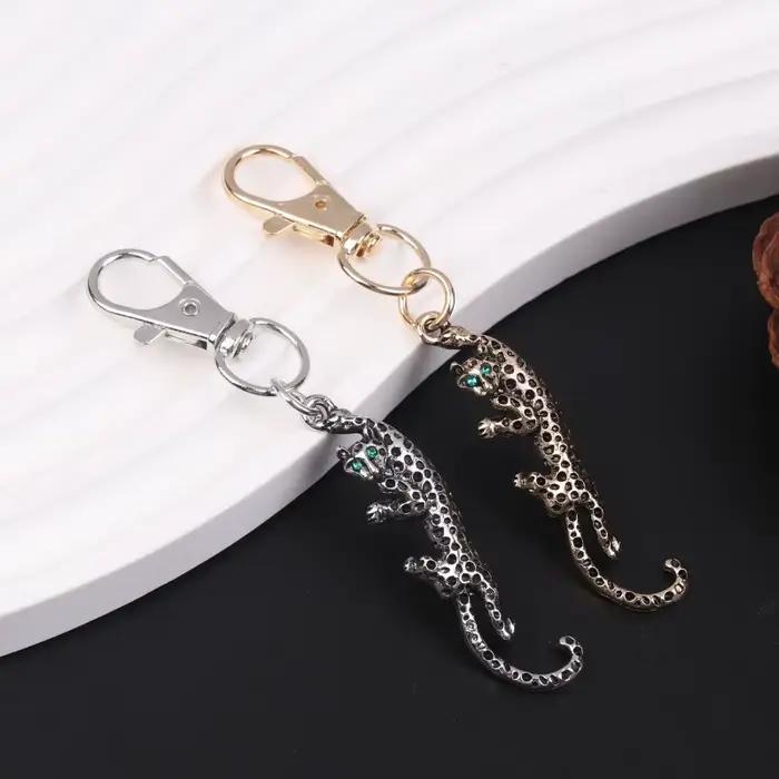 Porte-clés pendentif panthère Animal pour femmes, sac à main, breloques de voiture pour hommes, ornements, bijoux à la mode, cadeaux