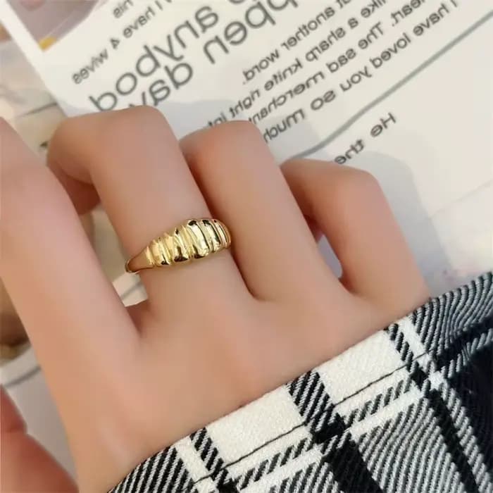 Bague texturée en acier inoxydable pour femme