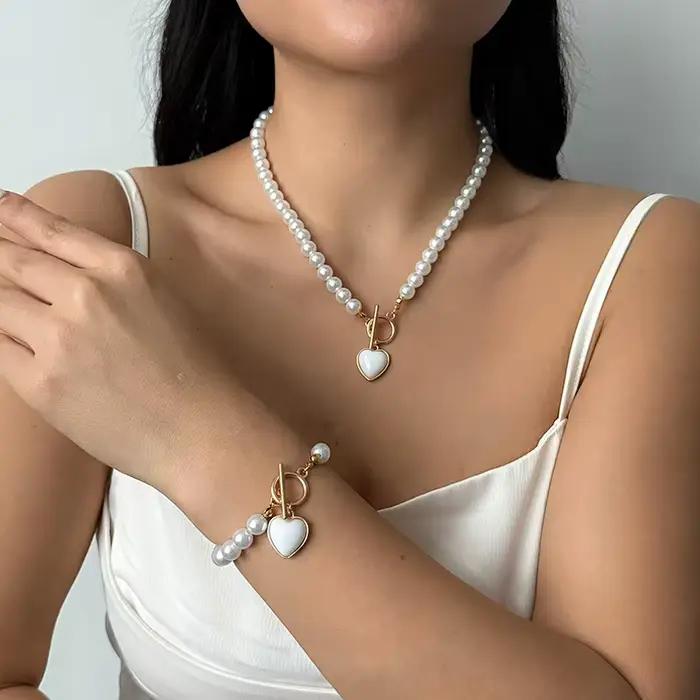 Ensemble de bijoux aux formes de coeurs en plastique doré pour femmes, mariage, banquets, fêtes, festivals, cadeaux