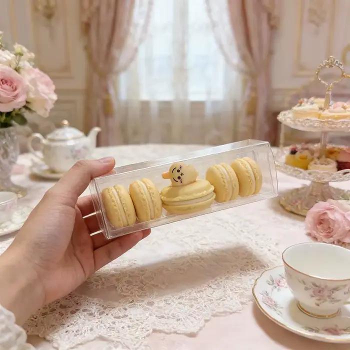 Mini boîte à bijoux, porte-boucles d'oreilles, porte-bagues, Chiikawa Usagi Hachiware, forme de macaron, organisateur de rangement de bureau mignon, cadeau pour femmes et filles
