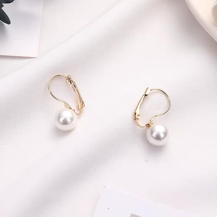 Boucles d'oreilles rondes simples en perles blanches pour femmes, boucles d'oreilles boule, Europe et Amérique, cadeau de bijoux, livraison directe
