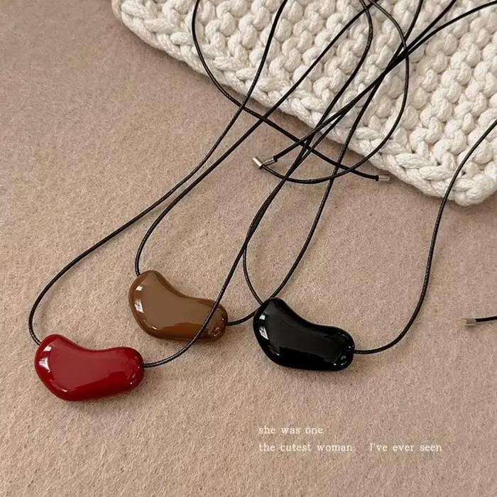 Nouveau Collier Cœur en Résine avec Chaîne Réglable, Chaîne de Pull de Luxe, Cordon en Cuir, Collier Tendance Rétractable pour Femme