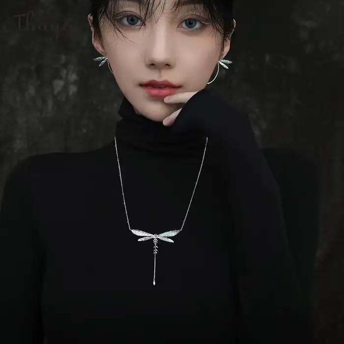 Thaya-Collier pendentif libellule pour femme, tour de cou élégant pour fille, bijoux de fête, cadeau féminin, design original, mode