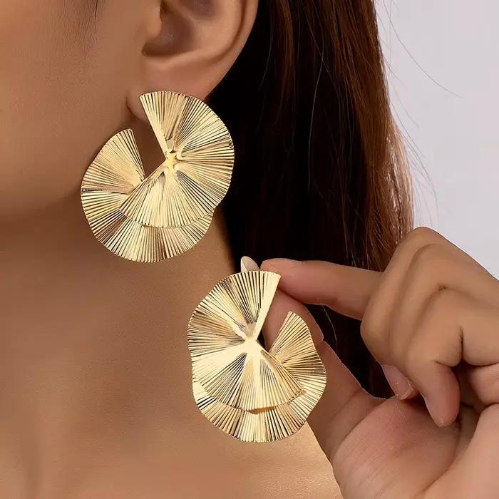 Boucles d'oreilles vintage bohème pour femmes, grandes, irrégulières, géométriques, en métal doré, pendantes, bijoux exagérés, 2024