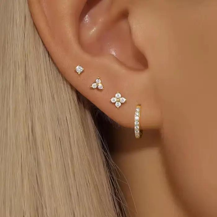 Ensemble de boucles d'oreilles Huggie en cristal pour femmes, 4 pièces, mode Cartilage, Piercing, Helix, bijoux en vrac, Lobe brillant, Lots de boucles d'oreilles