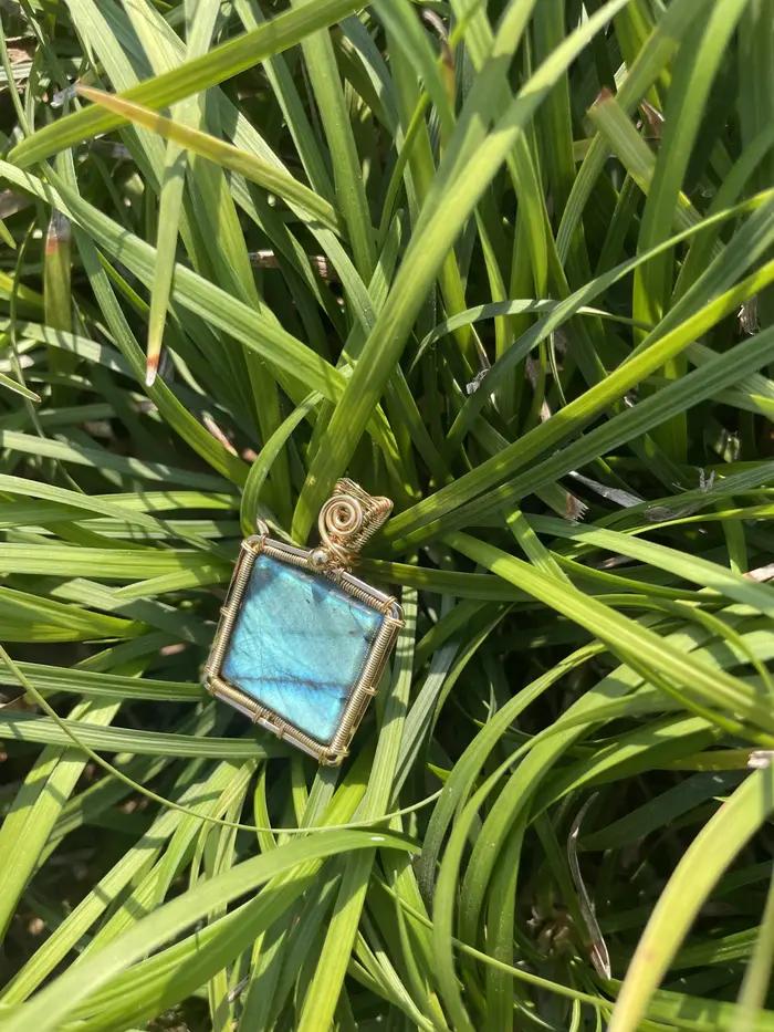 Collier en Labrumen Naturel pour Femme, Baguette Carrée, Pendentif en Pierre Précieuse, Fil de Cuivre Enveloppé, Bijoux, Cadeau pour les Travailleurs