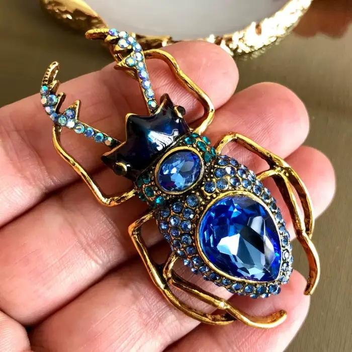 Broches pour hommes et femmes, Design d'insecte coccinelle, beaux bijoux de Simulation de luxe Baroque, cadeaux de Couple de vacances pour fête de mariage