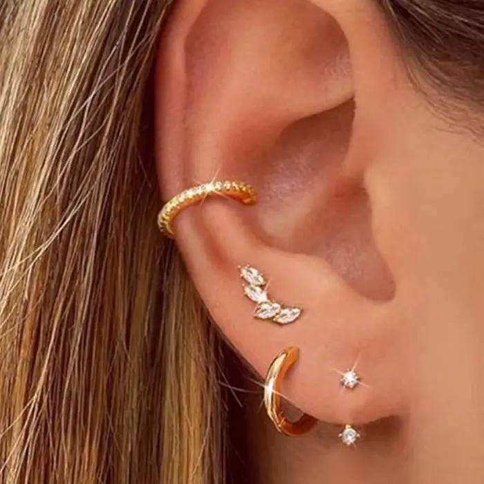Ensemble de boucles d'oreilles Huggie en cristal pour femmes, 4 pièces, mode Cartilage, Piercing, Helix, bijoux en vrac, Lobe brillant, Lots de boucles d'oreilles