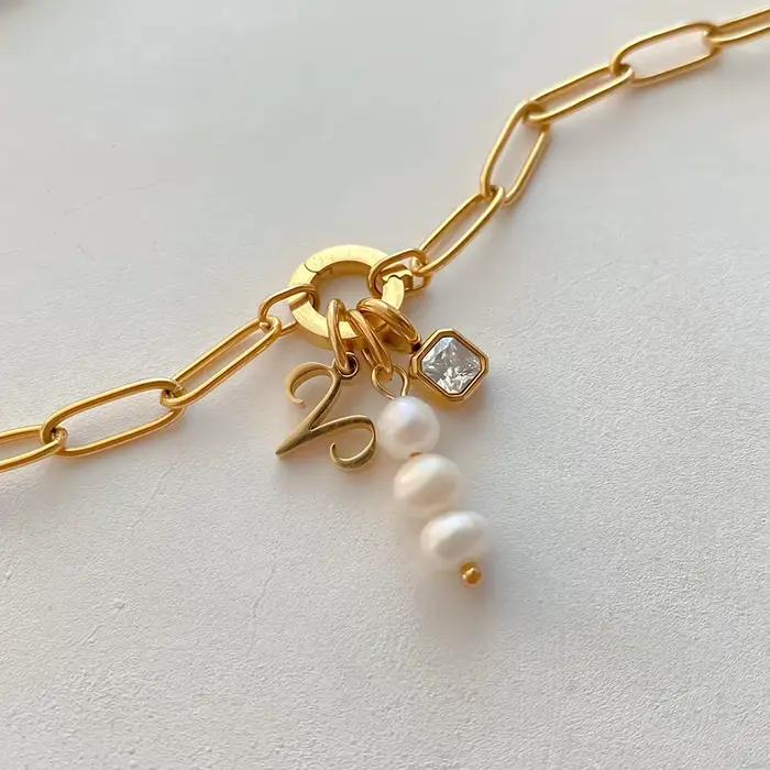 Bracelet Minimaliste de Luxe eManco pour Femme, Breloques Interchangeables, Acier Inoxydable, Couleur Or, Accessoire Chic pour le Travail et les Rendez-vous