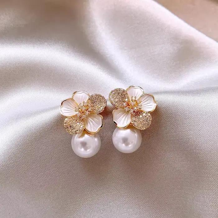 Boucles d'oreilles de luxe en micro-zircon et perles blanches camélia pour femme, élégantes, imitation perle, fleur, bijoux de fête et de mariage