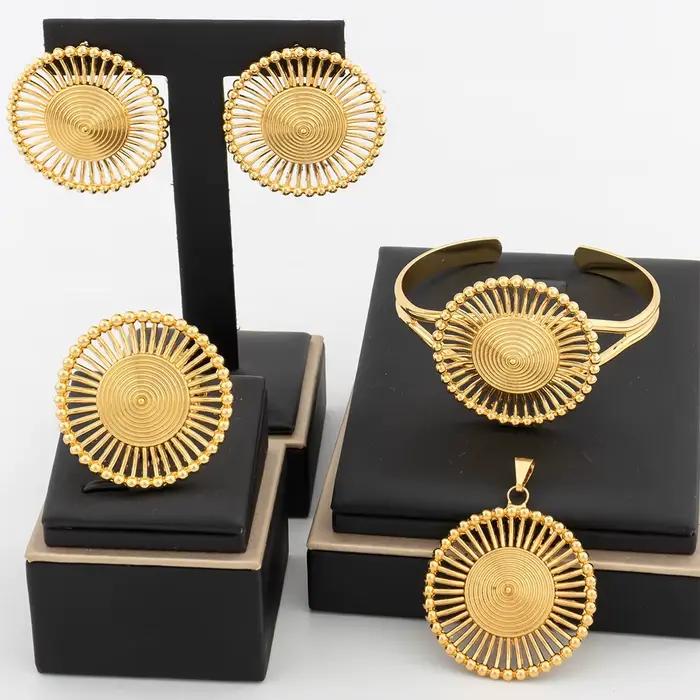Ensemble de bijoux géométriques, pendentif de forme ronde, boucles d'oreilles plaquées or de dubaï, bracelets de manchette en cuivre, anneau réglable, accessoires de bijouterie, 4 pièces