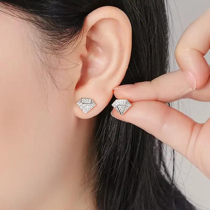 Rrjzz Boucles d'oreilles uniques plaquées or 14 carats en forme de diamant scintillant Fashion CZ Simulé Diamant Ear Stud pour femmes et hommes Bijoux