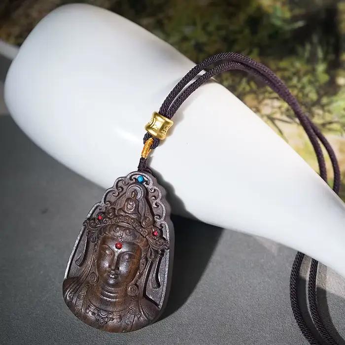Collier pendentif Guanyin en bois d'agar sculpté pour hommes et femmes, amulette de paix et de bénédiction, cadeaux